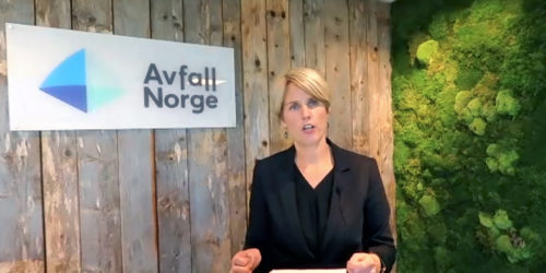 DIREKTØR PÅ DIREKTEN: Høstmøtet ble sendt digitalt fra Avfall Norges studio. Cecilie Lind presenterte blant annet det nye politiske programmet til organisasjonen.